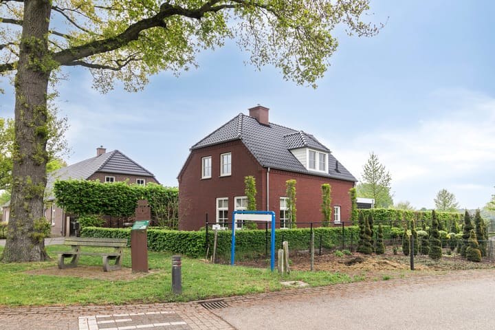 Photo 2 of Van Sevenbornlaan 1