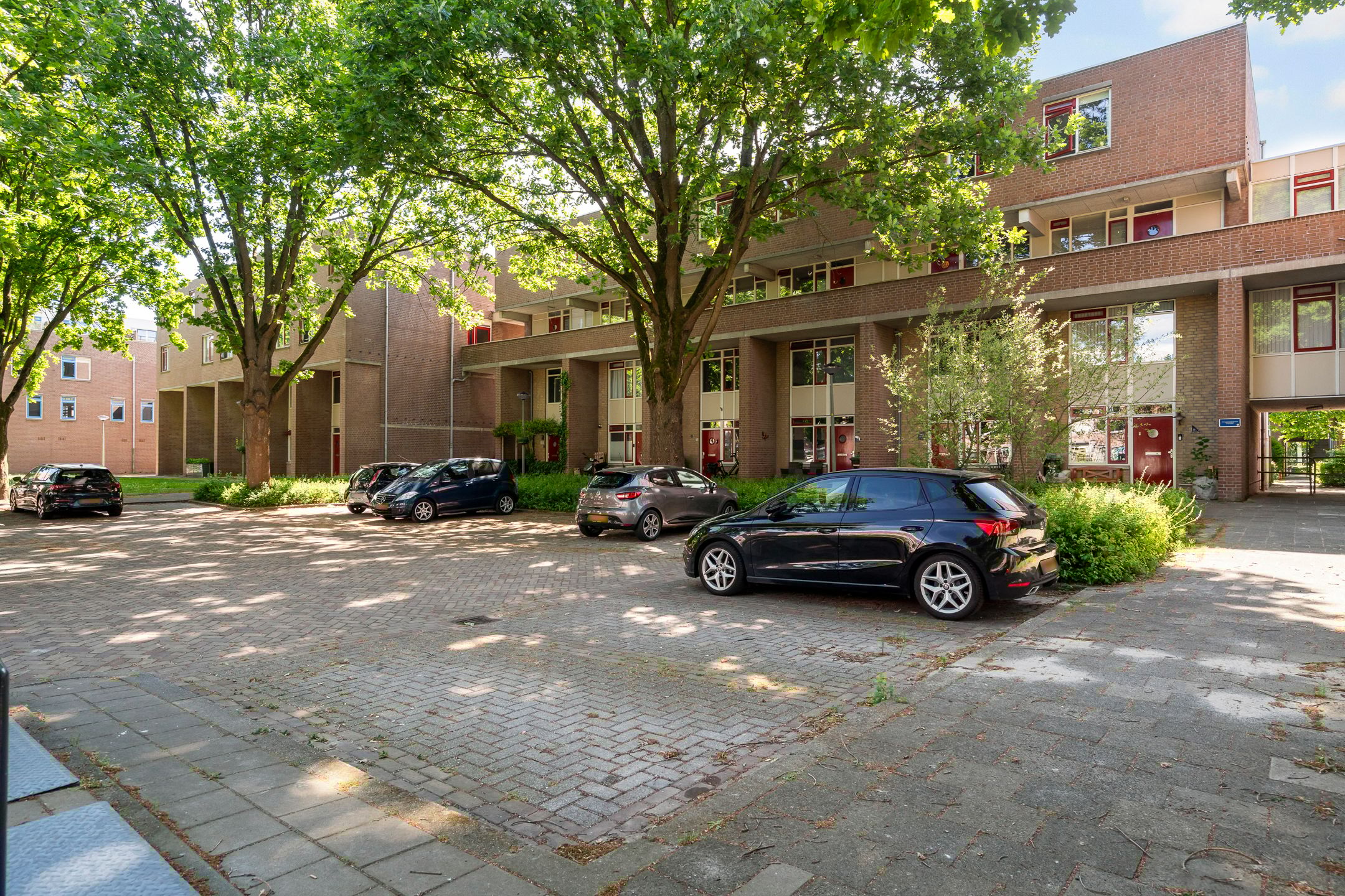 Foto 39 van Robert Schumanring 270