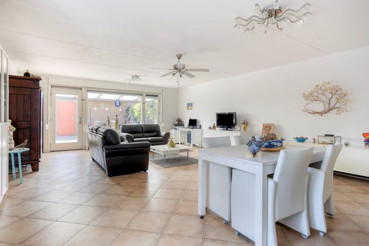 Foto 2 van Aalmoezenier Verheggenplein 58