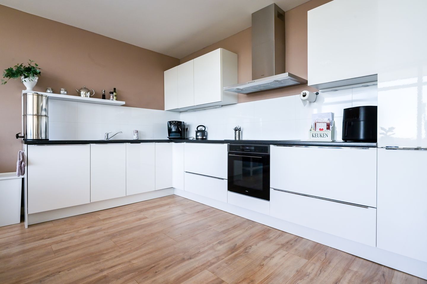 Foto 20 van Titus Brandsmastraat 111