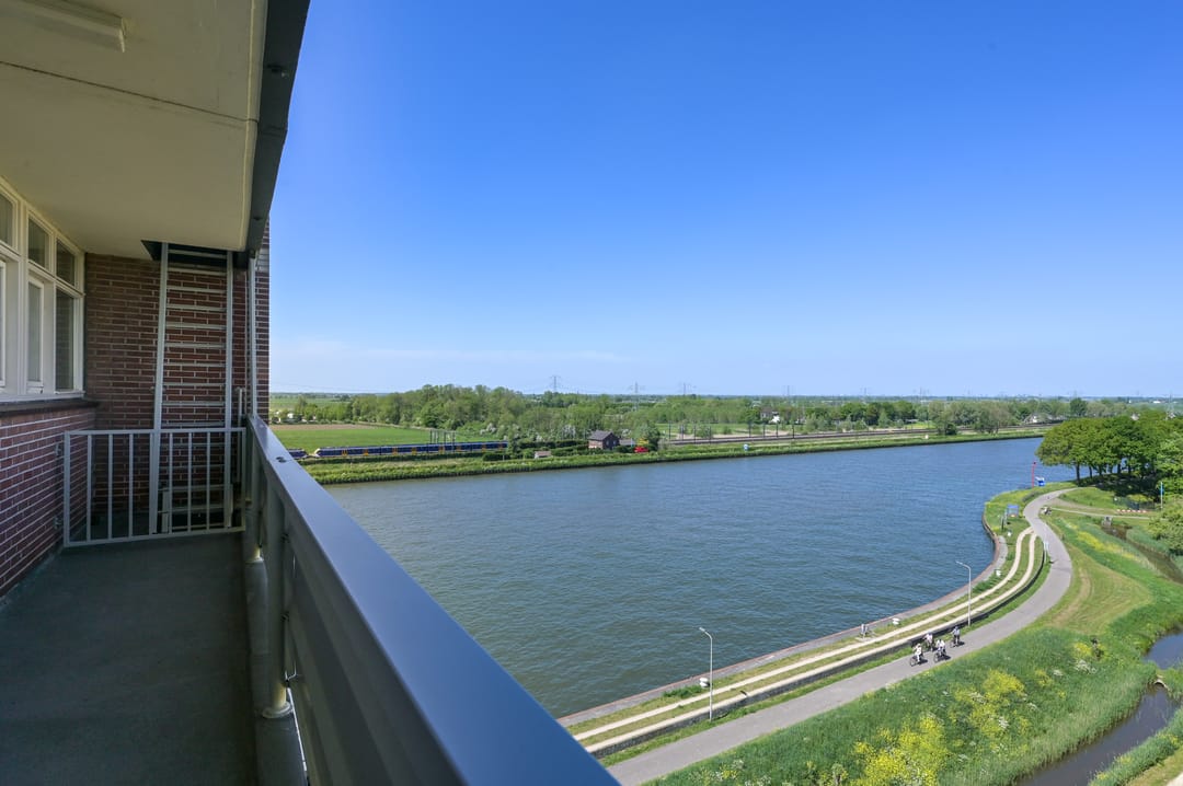 Foto 26 van Titus Brandsmastraat 111