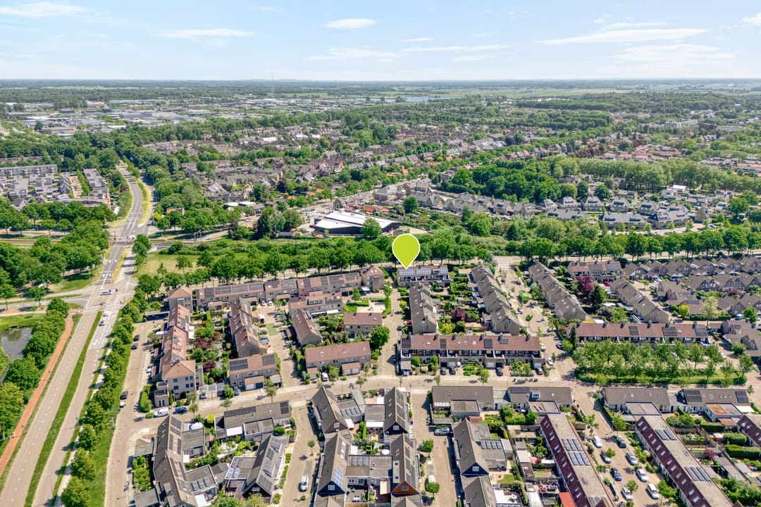 Photo 2 of Aureliavlinder 16