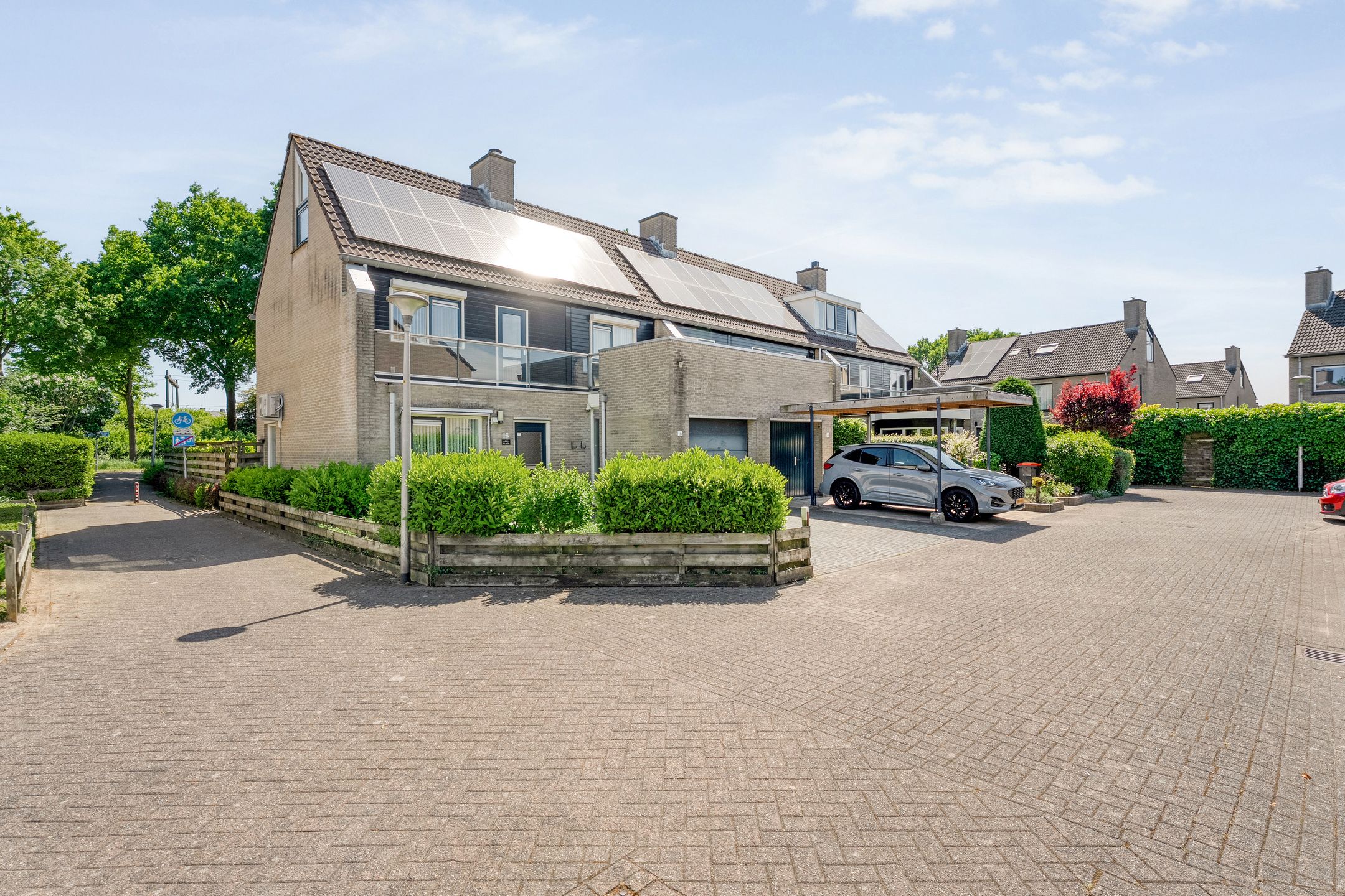 Photo 42 of Aureliavlinder 16