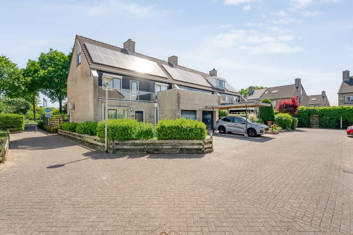 Photo 42 of Aureliavlinder 16