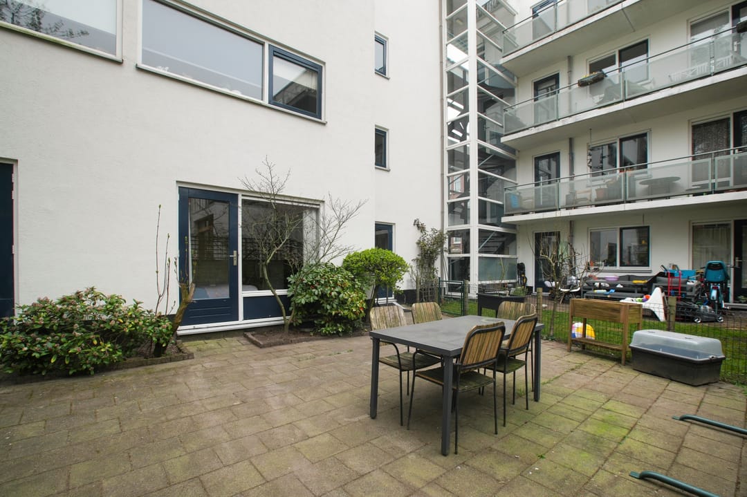 Foto 26 van Douwes Dekkerstraat 17