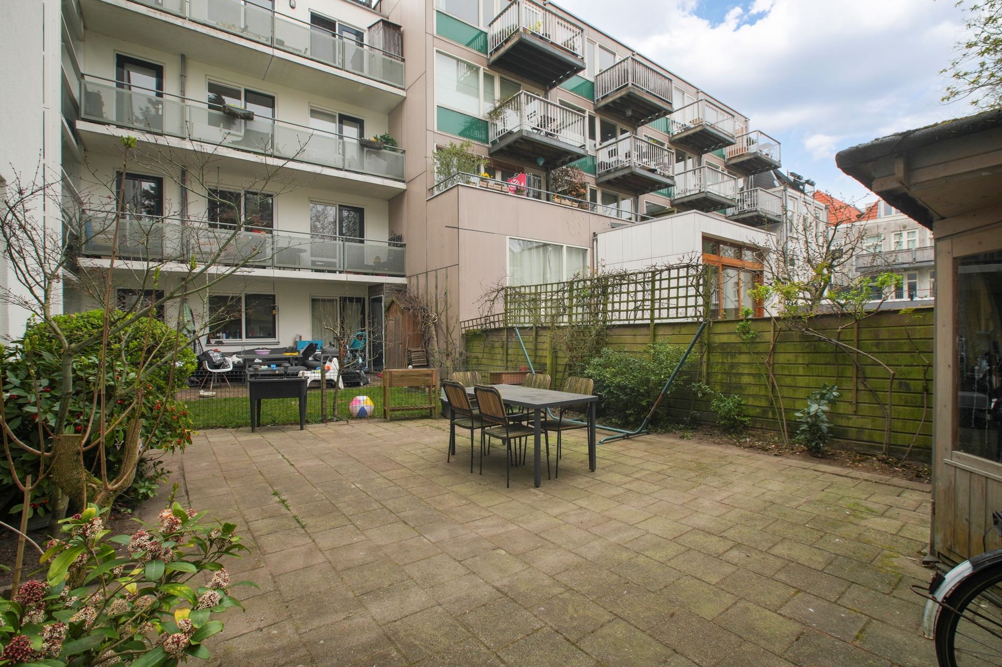 Foto 27 van Douwes Dekkerstraat 17