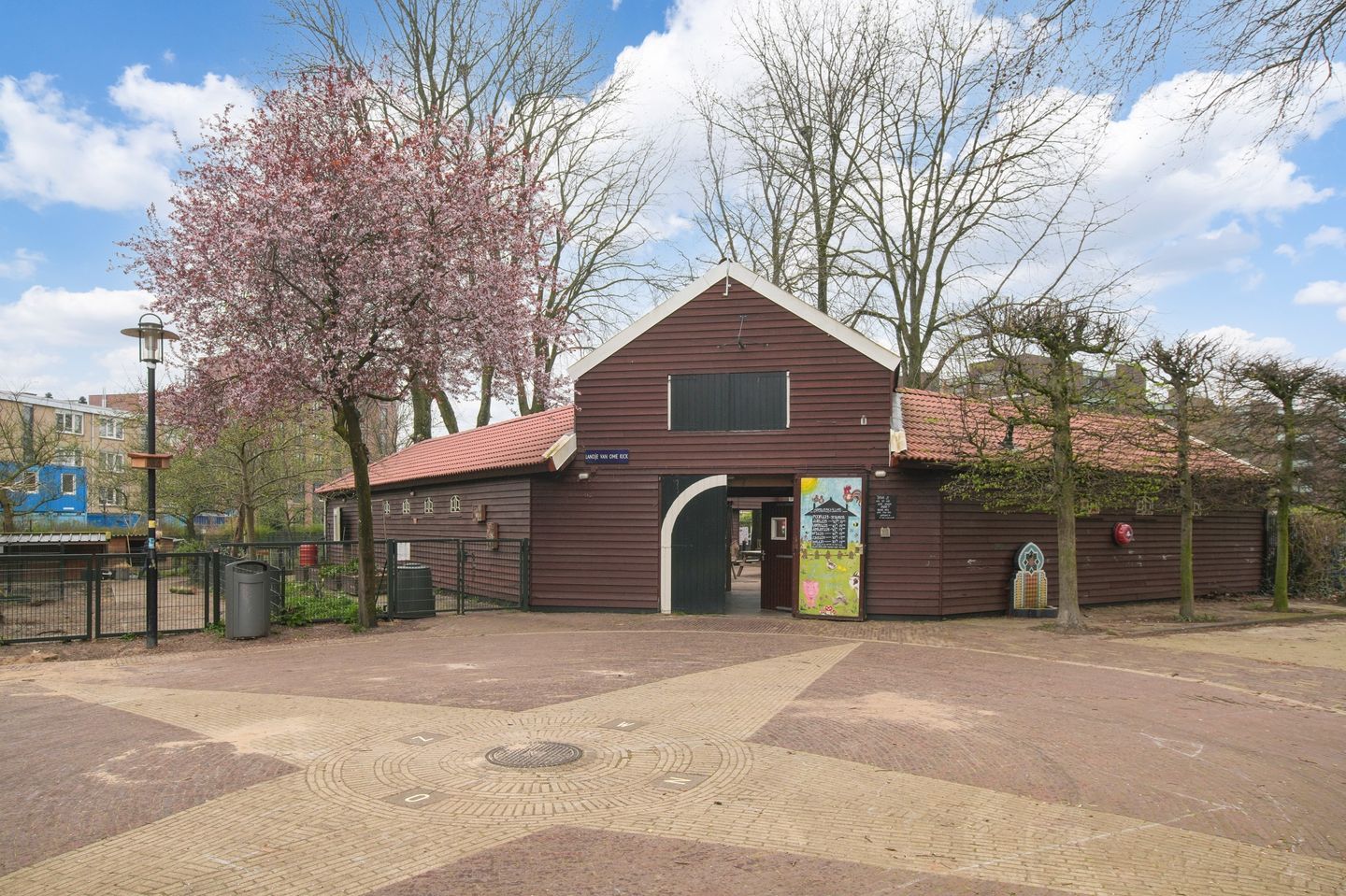 Foto 35 van Douwes Dekkerstraat 17