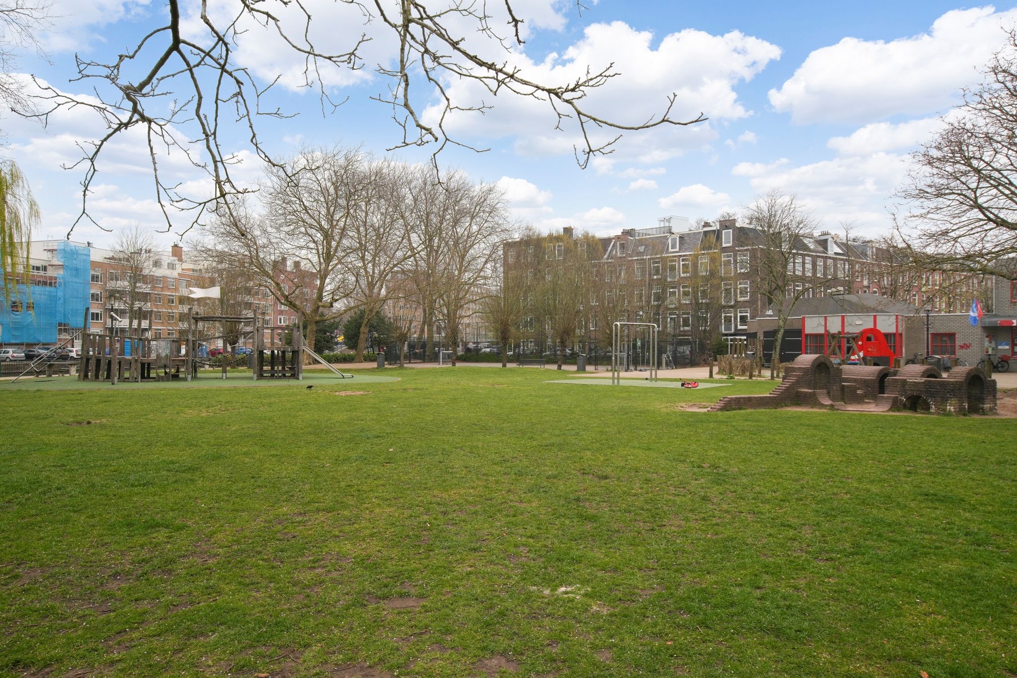 Foto 36 van Douwes Dekkerstraat 17