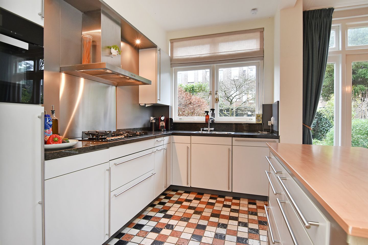 Foto 14 van Roelofsstraat 44