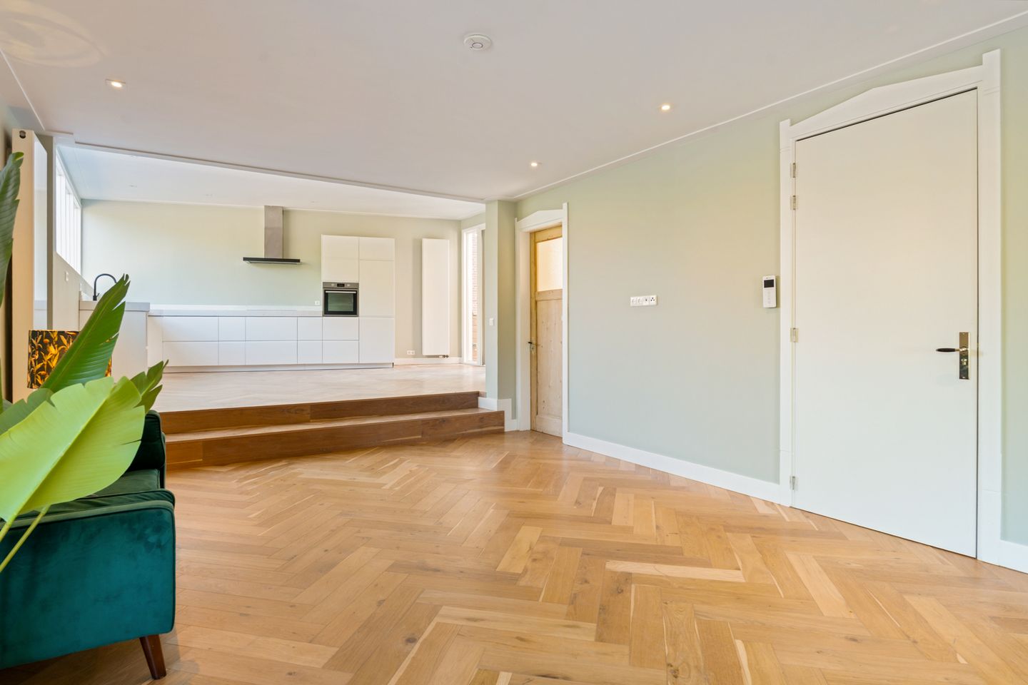 Photo 14 of Heemraadssingel 128-B