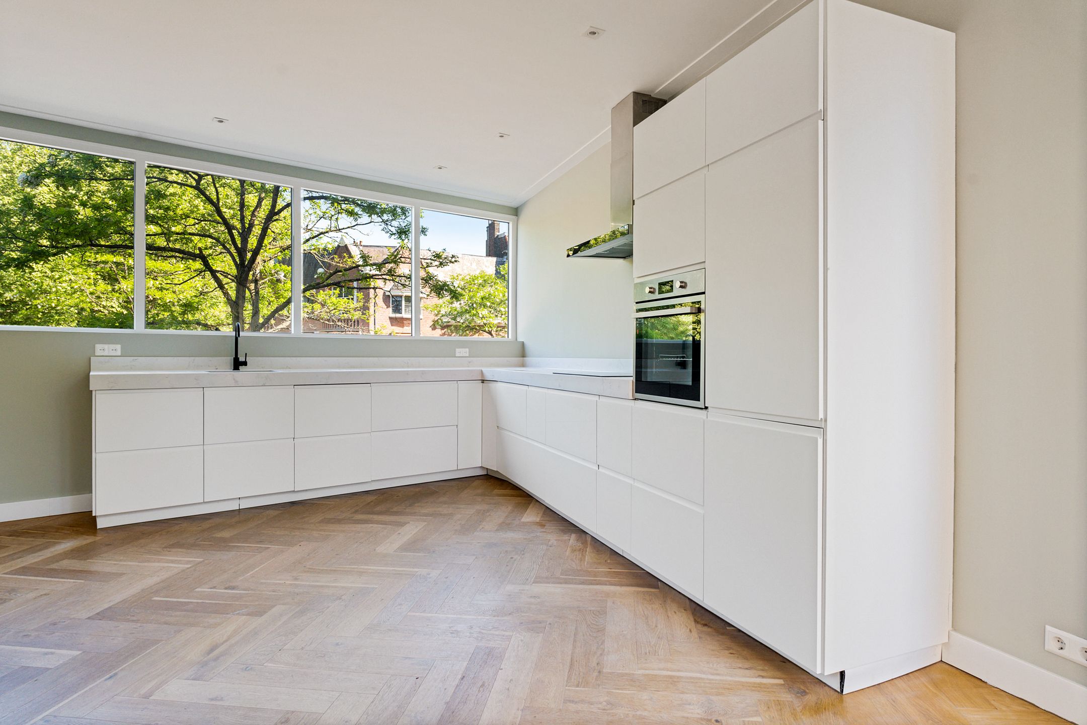 Photo 21 of Heemraadssingel 128-B