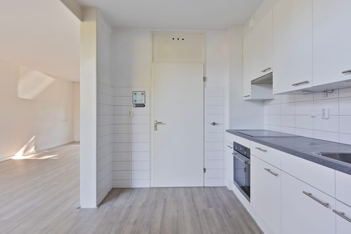 Foto 12 van Van Weerden Poelmanstraat 216