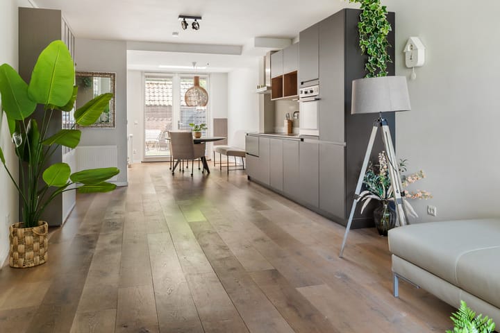 Photo 4 of Burgemeester van Tuyllkade 53