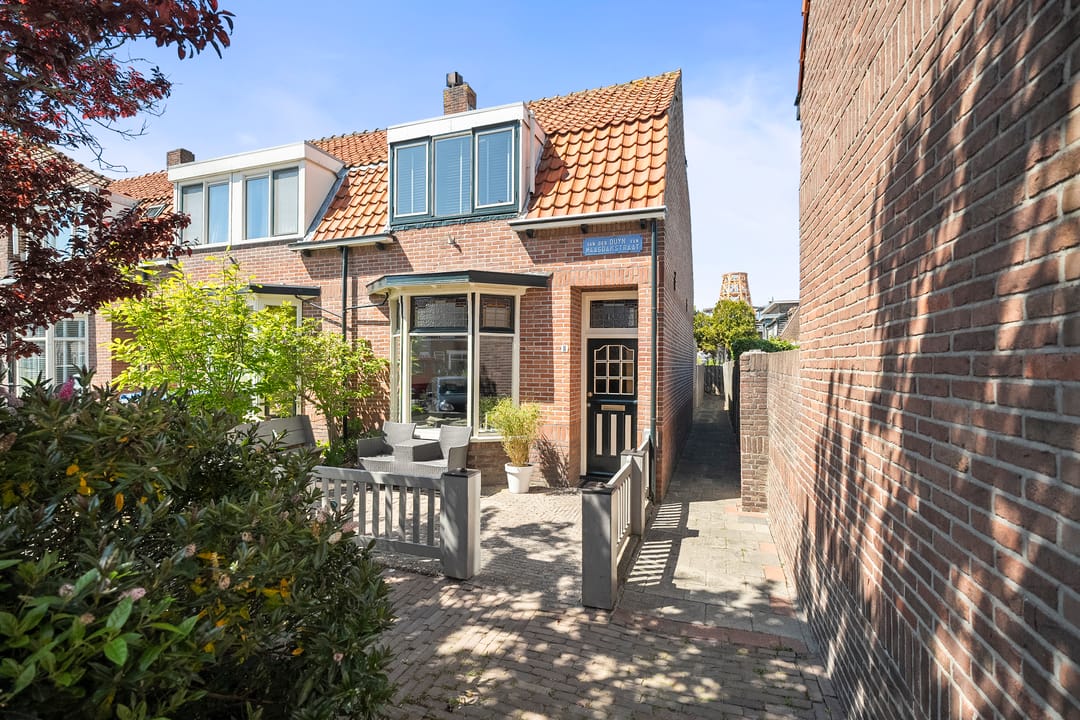 Foto 1 van van der Duyn van Maasdamstraat 8