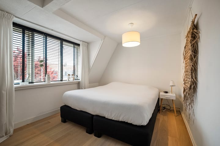 Foto 19 van van der Duyn van Maasdamstraat 8