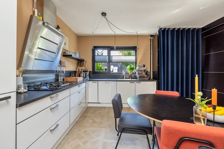 Photo 16 of Thomsonstraat 51