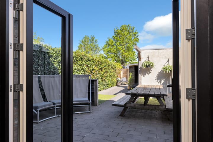 Photo 38 of Thomsonstraat 51