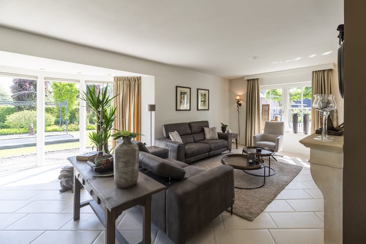 Photo 17 of Westeinde 25