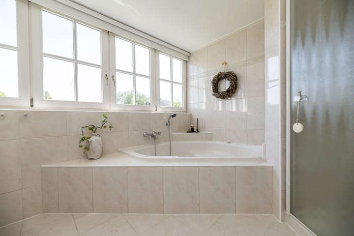 Photo 46 of Westeinde 25