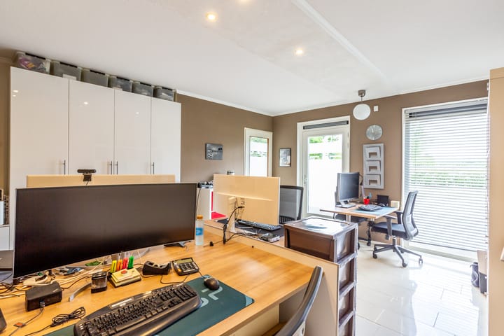 Foto 19 van Carel Willinklaan 62