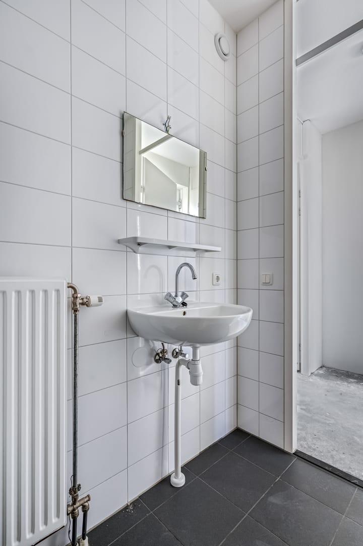 Photo 9 of Grotestraat 82-C