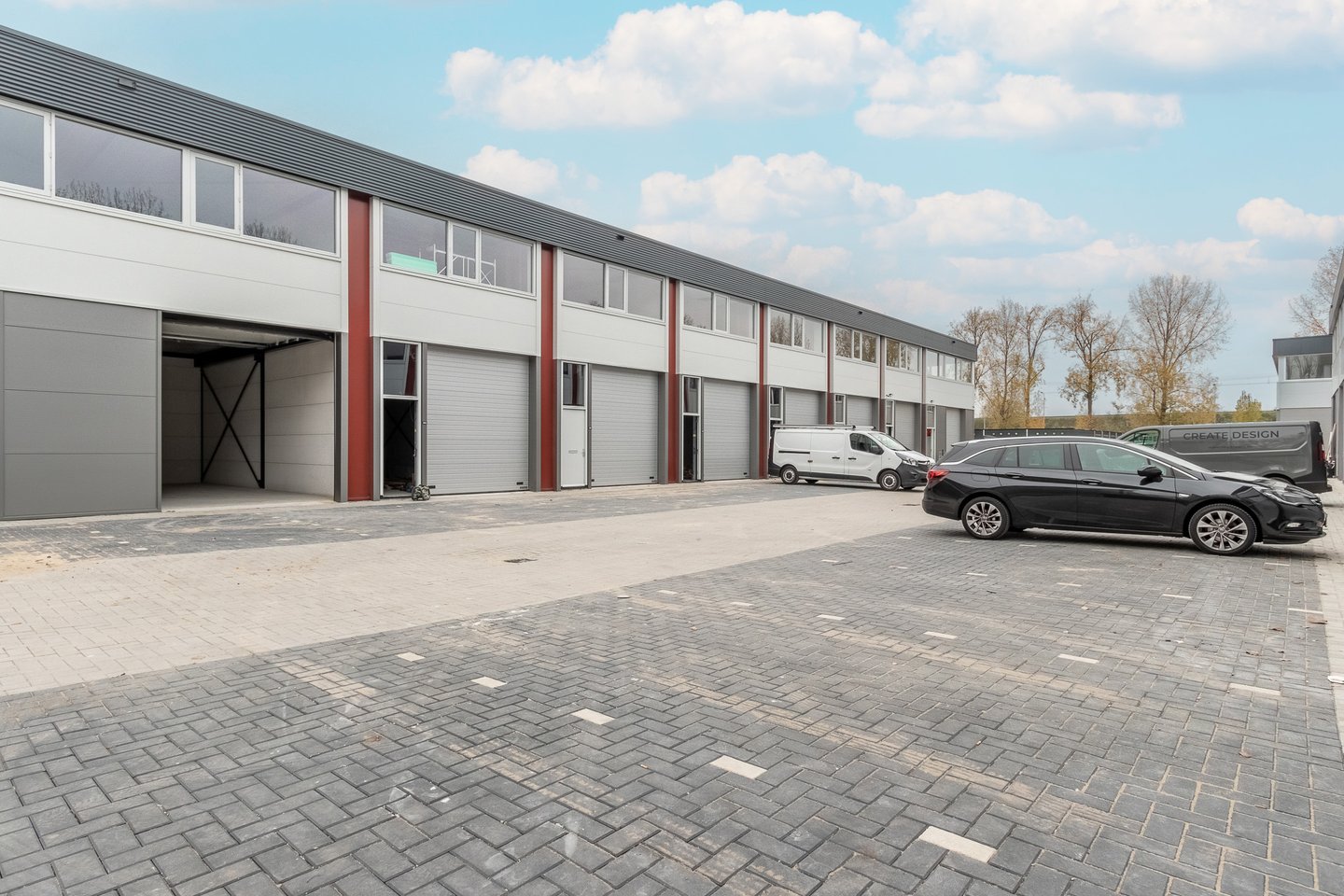 View photo 3 of Leemansweg 35-H