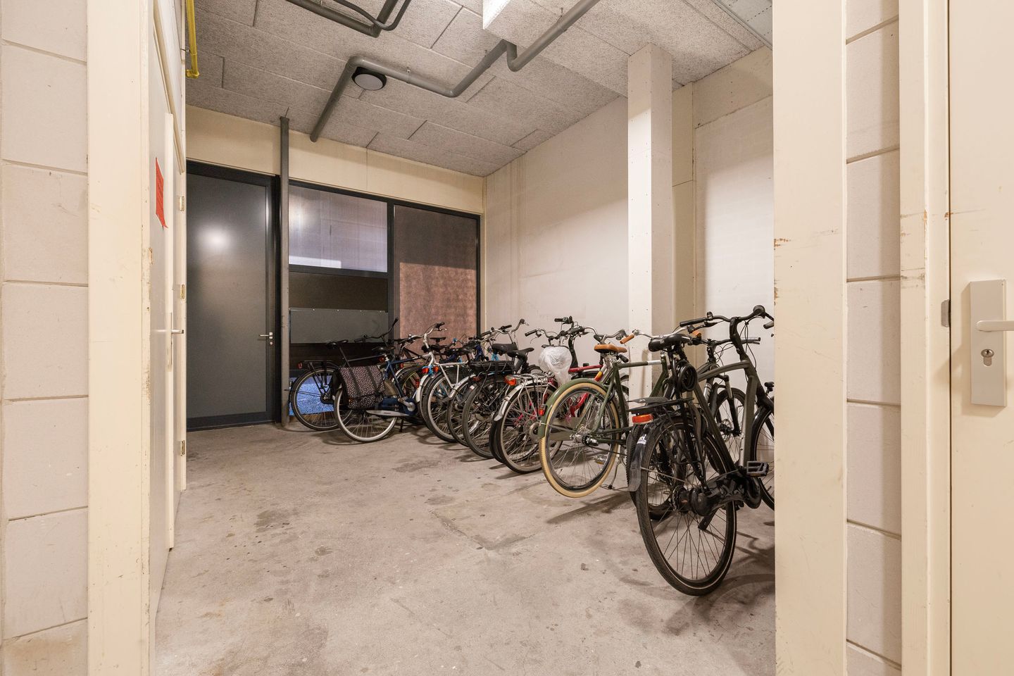 Foto 19 van Maandereind 10-B