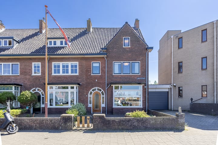 Foto 1 van Linnaeusstraat 2