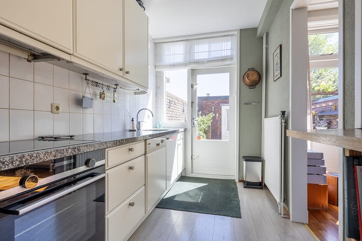 Foto 16 van Linnaeusstraat 2