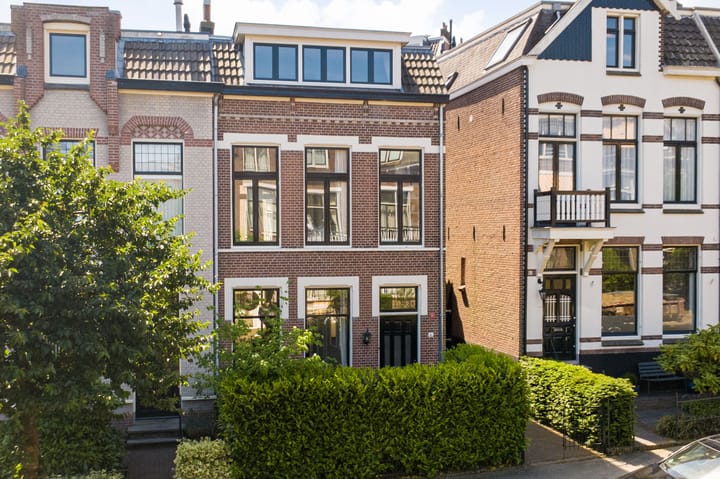 Burgemeester Weertsstraat 61