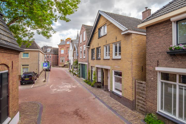 Foto 8 van Tolstraat 36