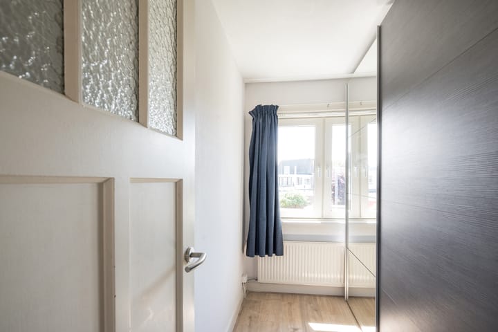 Foto 22 van Strick van Linschotenstraat 4