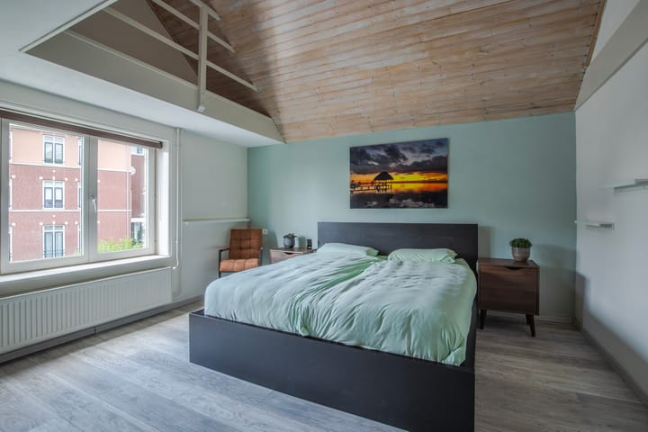 Foto 32 van Tolstraat 36