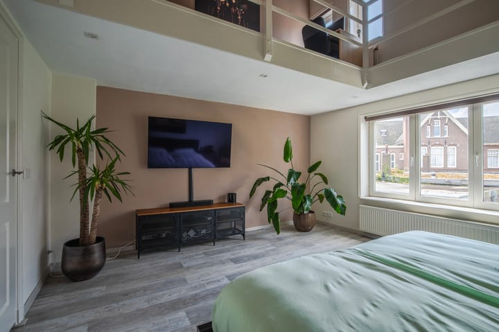 Foto 33 van Tolstraat 36