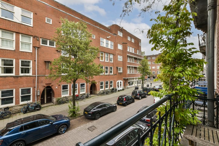 Foto 32 van Ruysdaelstraat 64-H