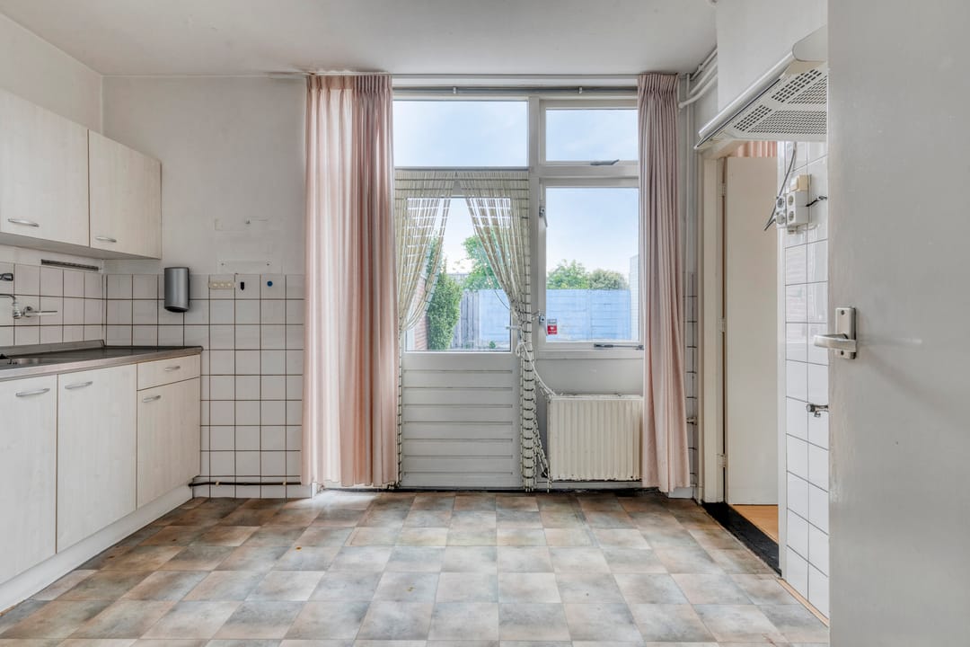 Photo 16 of Merwedelaan 11