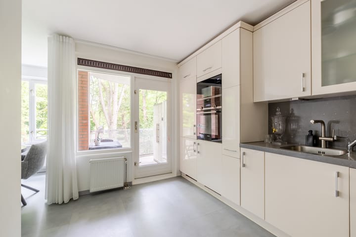 Foto 20 van Suze Groenewegplantsoen 71