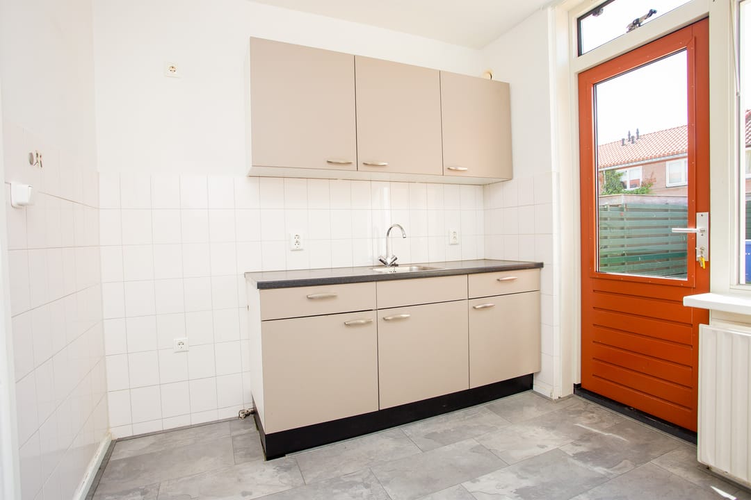 Photo 13 of Waarwijckstraat 13