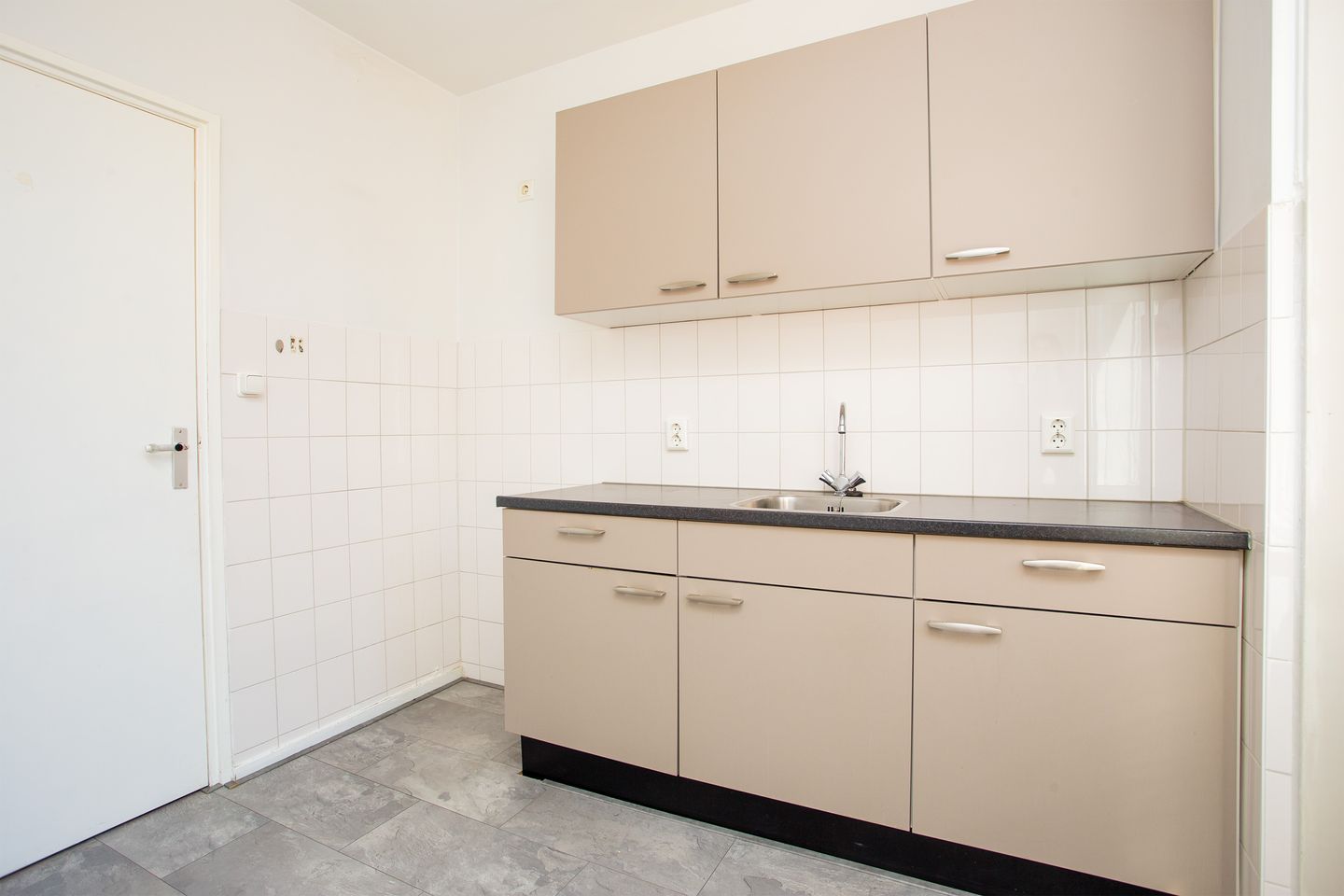 Photo 14 of Waarwijckstraat 13