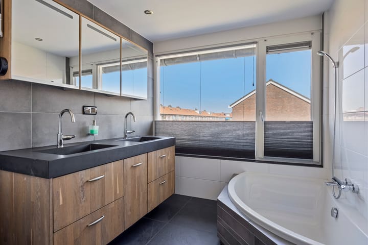 Foto 14 van Van Heuven Goedhartstraat 30