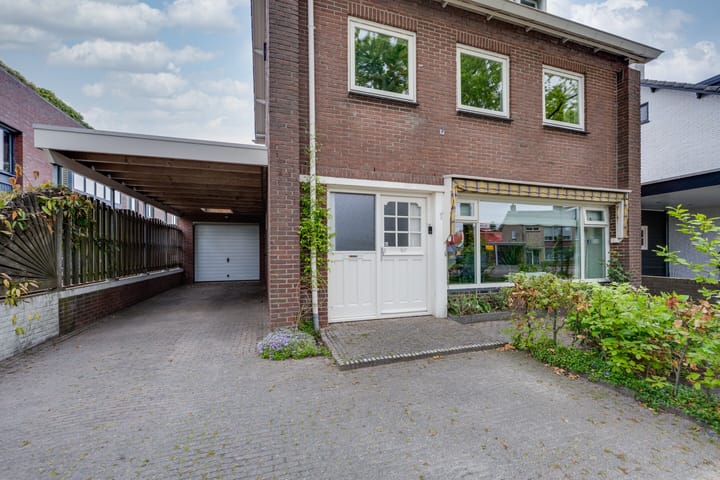 Photo 4 of Middenweg 1