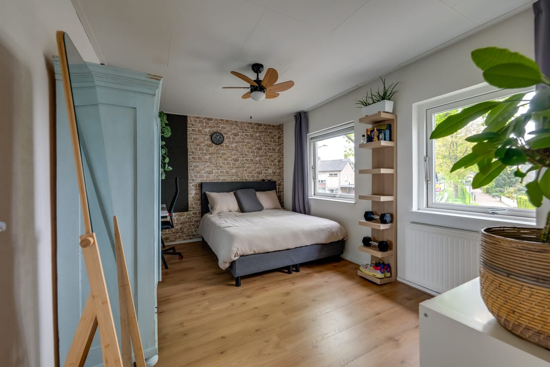 Foto 16 van Middenweg 1