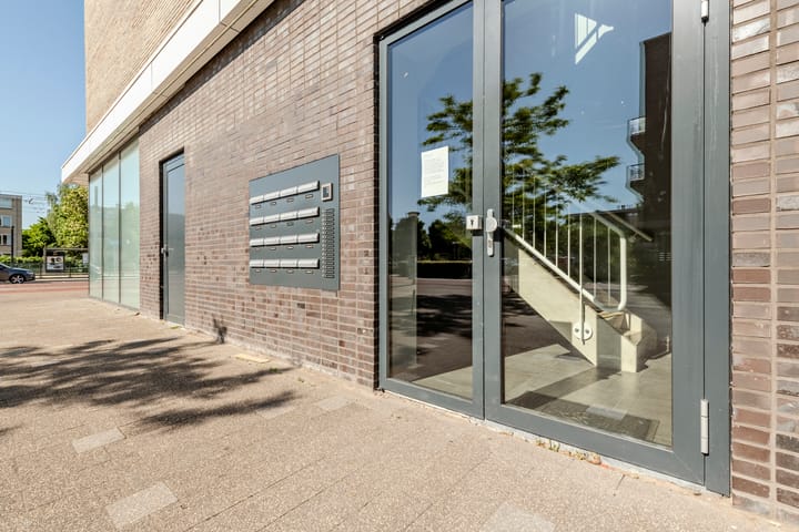 Photo 7 of Brink 100