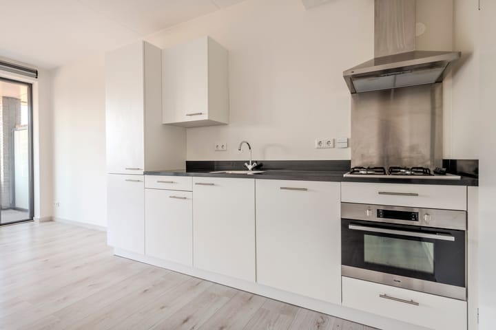 Photo 19 of Brink 100