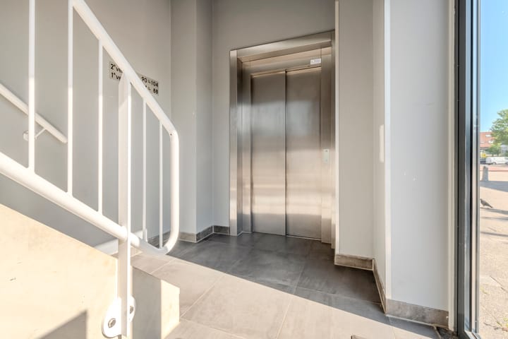 Photo 29 of Brink 100