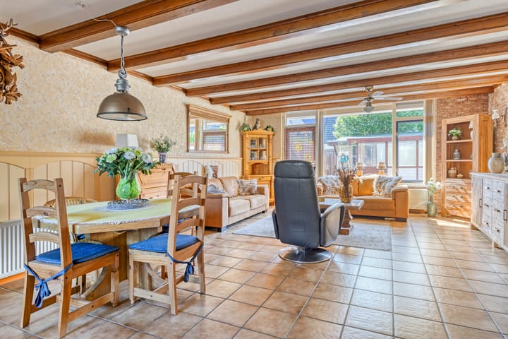 Foto 2 van Larikshof 42