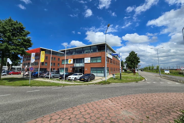Luzernestraat 15, Nieuw-Vennep