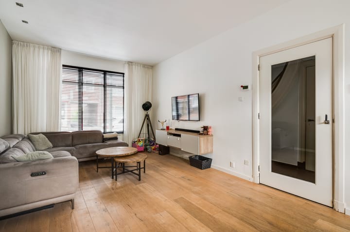 Foto 7 van Benzenraderweg 115