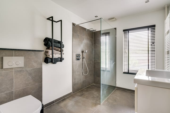 Foto 18 van Benzenraderweg 115