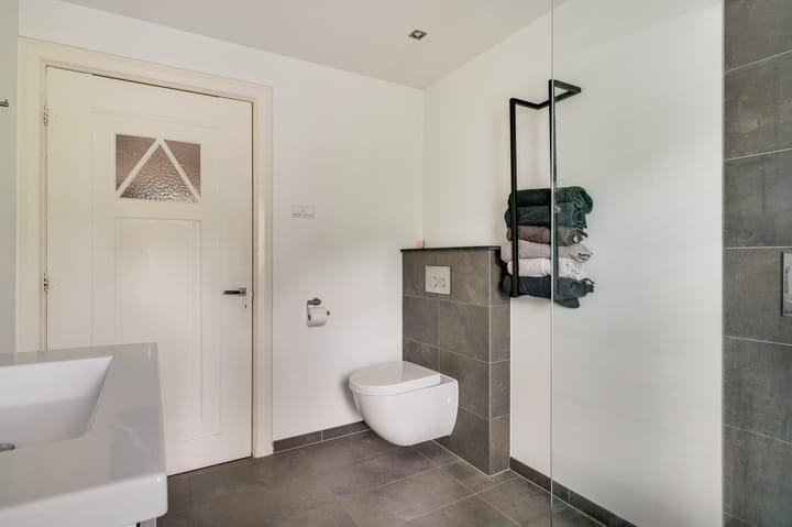 Foto 19 van Benzenraderweg 115